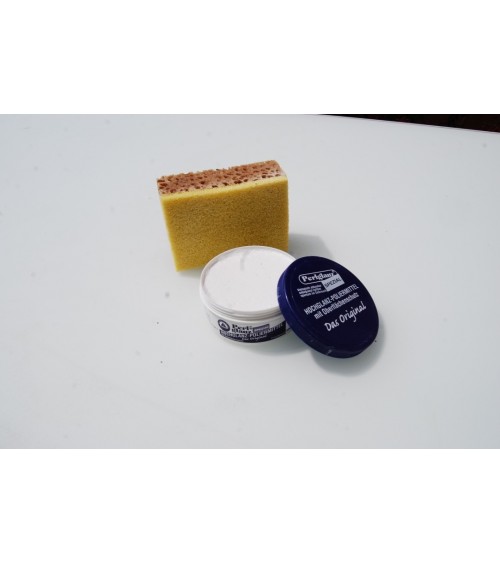 Grande éponge L 14 cm x P 9.3 cm x H 5 cm.